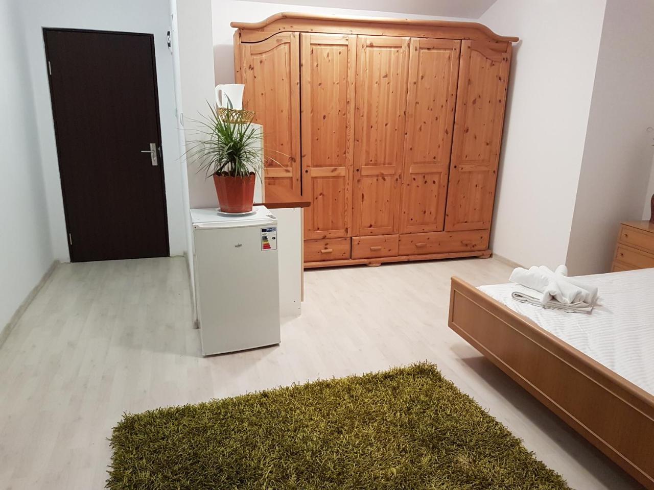 Rent Holding Apartments Iasi Ngoại thất bức ảnh