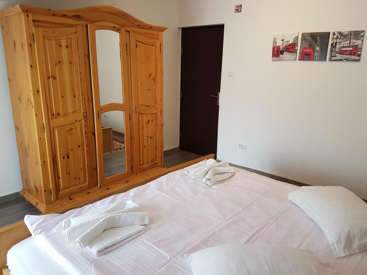 Rent Holding Apartments Iasi Ngoại thất bức ảnh